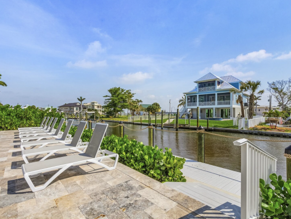 Fort Myers Walk to Beach & Canal Access 5 Bedroom Pool Home