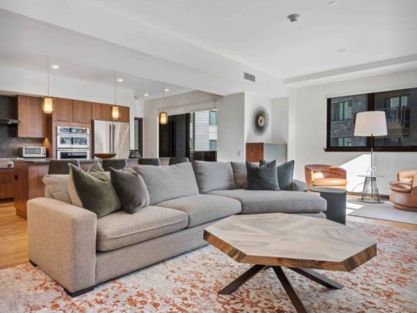 Two Bedroom Lionshead Vacation Condo Sleeps 4 Walk to Lifts