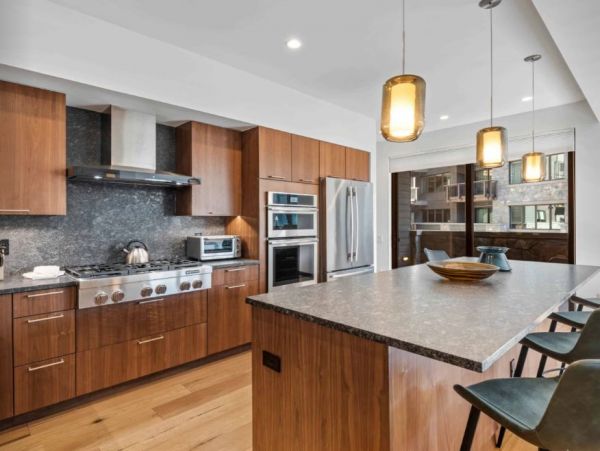Two Bedroom Lionshead Vacation Condo Sleeps 4 Walk to Lifts