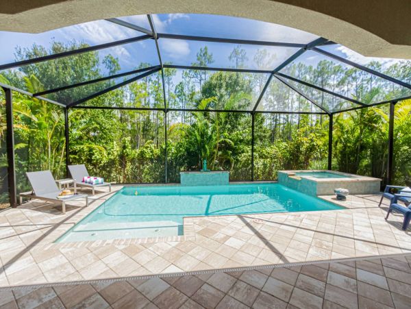 Naples Luxury Vacation Home With Private Pool Sleeps Six
