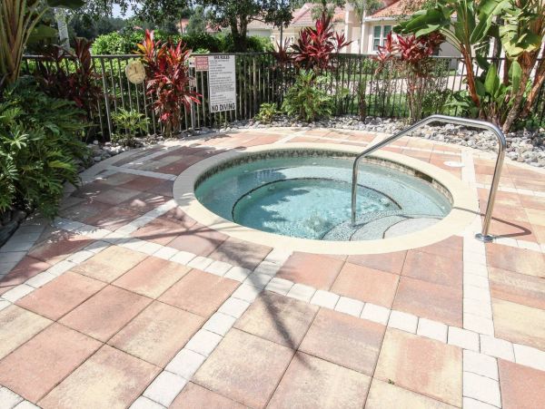 Naples Luxury Vacation Home With Private Pool Sleeps Six