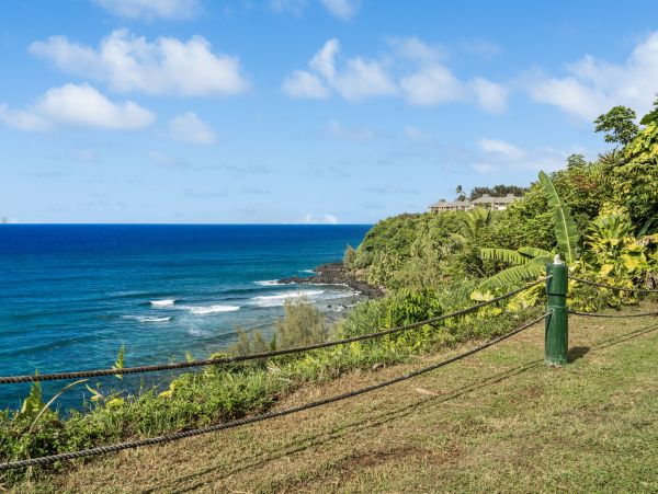 Kauai Luxury Vacation Rental - Princeville Oceanfront Condo