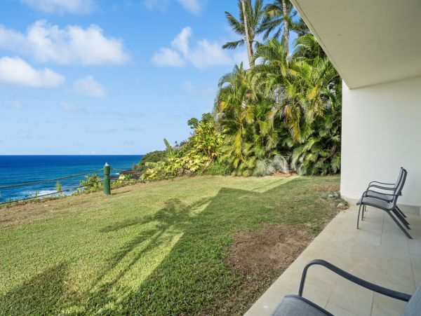 Kauai Luxury Vacation Rental - Princeville Oceanfront Condo