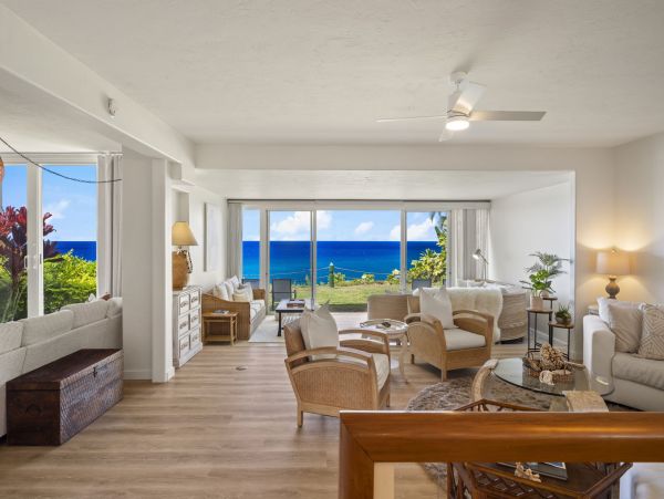 Kauai Luxury Vacation Rental - Princeville Oceanfront Condo