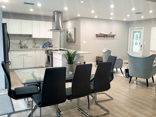 Pompano Beach Four Bedroom Vacation Home Sleeps Ten Guests