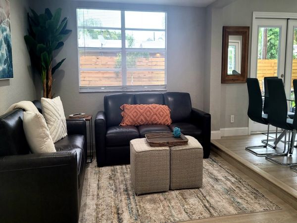 Pompano Beach Four Bedroom Vacation Home Sleeps Ten Guests