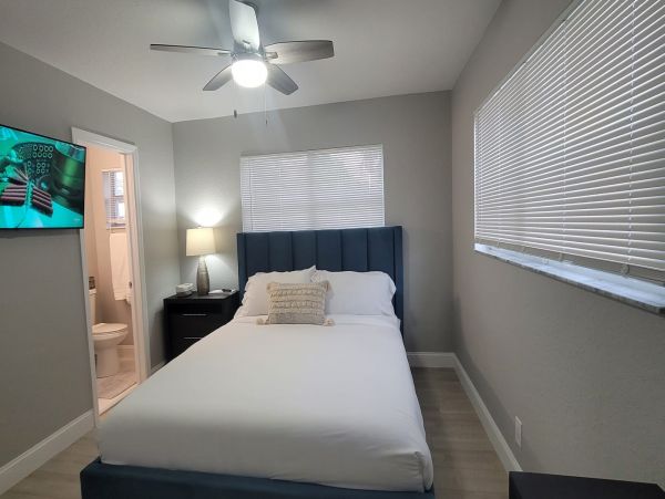 Pompano Beach Four Bedroom Vacation Home Sleeps Ten Guests