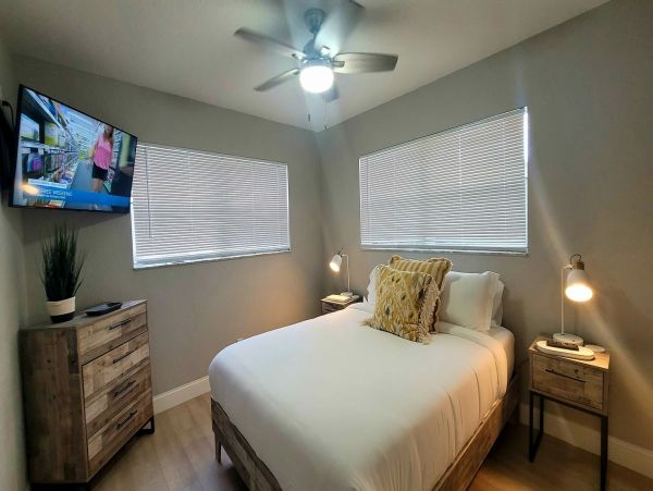 Pompano Beach Four Bedroom Vacation Home Sleeps Ten Guests