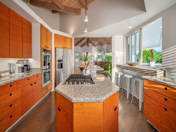 Beautiful Vacation Pool Home In HANALEI BAY  Sleeps 10 Guests