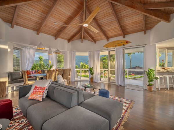 Beautiful Vacation Pool Home In HANALEI BAY  Sleeps 10 Guests