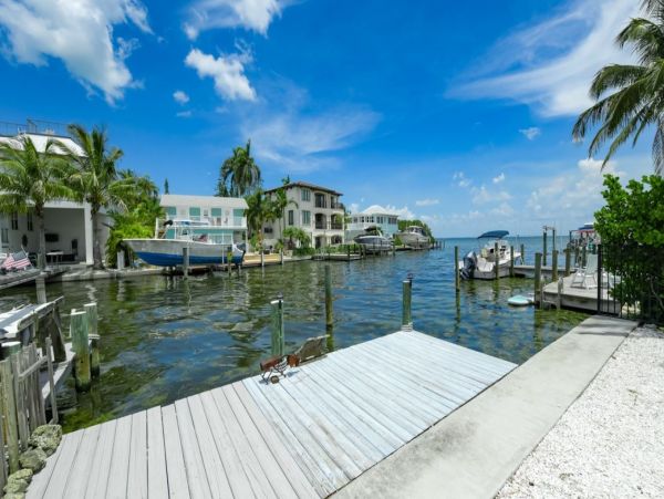 Holmes Beach Two Bedroom Vacation Cottage Sleeps 4 Guests