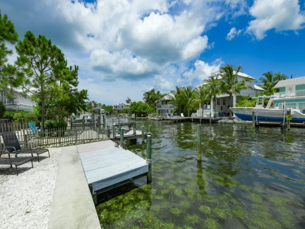 Holmes Beach Two Bedroom Vacation Cottage Sleeps 4 Guests
