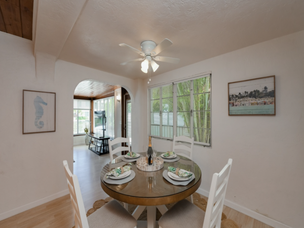 Holmes Beach Two Bedroom Vacation Cottage Sleeps 4 Guests