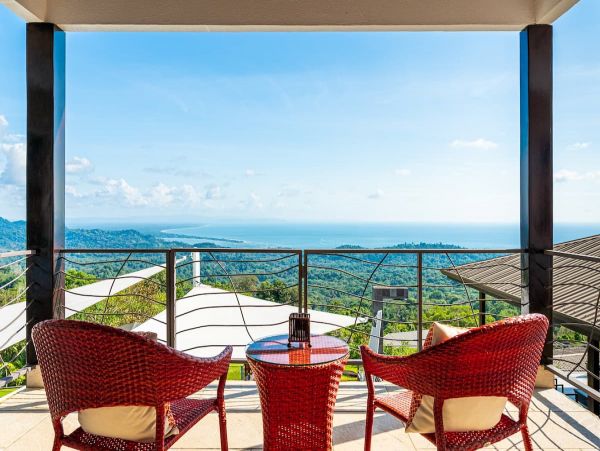 17 Bedrooms Luxury Home in Puntarenas Sleeps 23 Guests