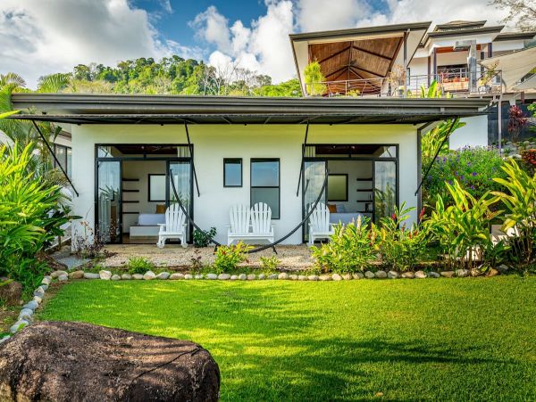 17 Bedrooms Luxury Home in Puntarenas Sleeps 23 Guests