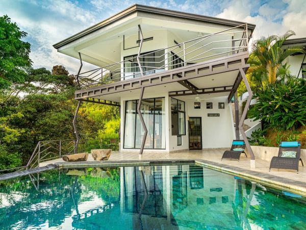 17 Bedrooms Luxury Home in Puntarenas Sleeps 23 Guests