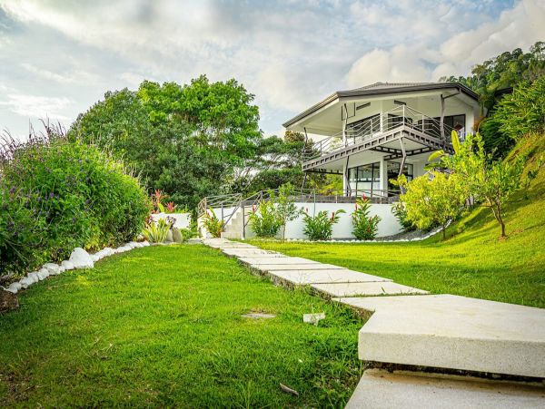 17 Bedrooms Luxury Home in Puntarenas Sleeps 23 Guests