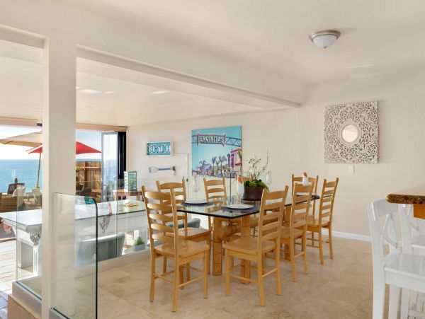 Beachfront Vacation Home in Encinitas 8 Bedrooms Sleeps 17