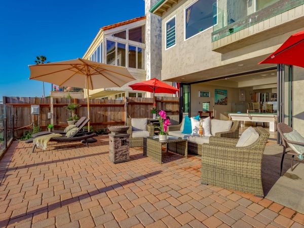Beachfront Vacation Home in Encinitas 8 Bedrooms Sleeps 17