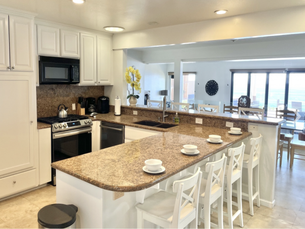 Beachfront Vacation Home in Encinitas 8 Bedrooms Sleeps 17