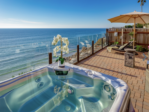 Beachfront Vacation Home in Encinitas 8 Bedrooms Sleeps 17