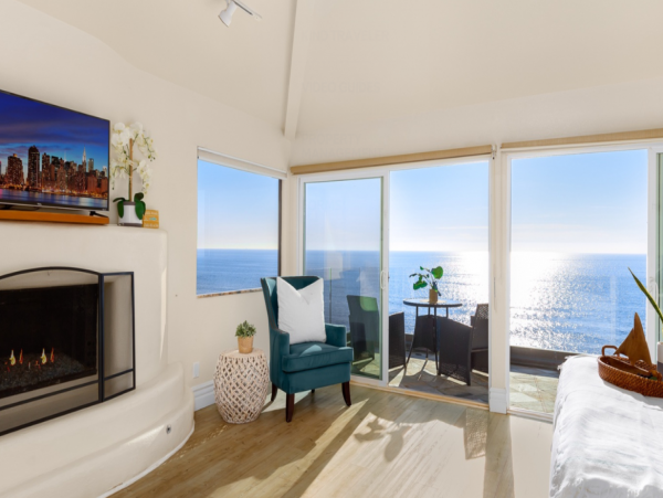 Beachfront Vacation Home in Encinitas 8 Bedrooms Sleeps 17
