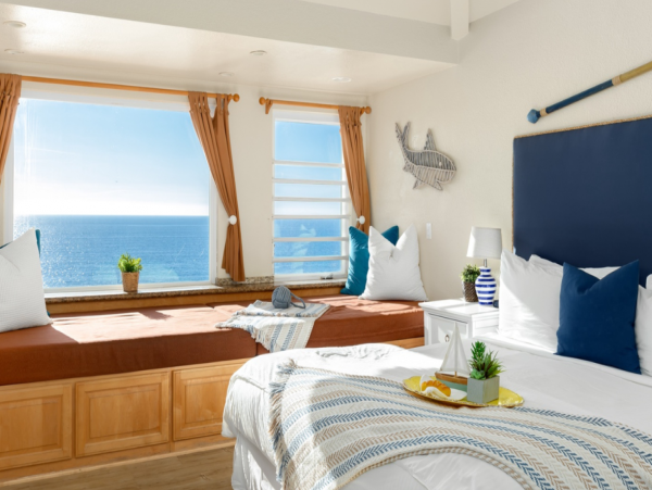 Beachfront Vacation Home in Encinitas 8 Bedrooms Sleeps 17