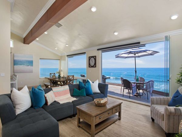 On Beach Oceanside Vacation Home Seven Bedrooms Sleeps 18