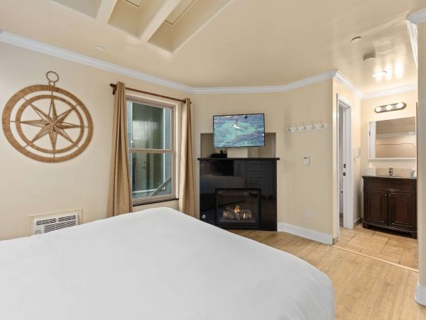 Beachfront 10 Bedroom Oceanside Luxury Rental
