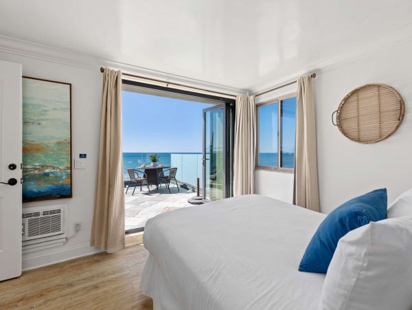 Beachfront 10 Bedroom Oceanside Luxury Rental