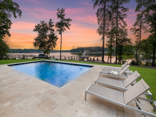 Lake Norman Retreat: Sleeps 18, Pool, Hot Tub, Lake Views