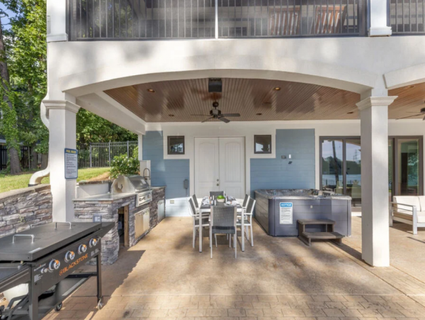 Lake Norman Retreat: Sleeps 18, Pool, Hot Tub, Lake Views