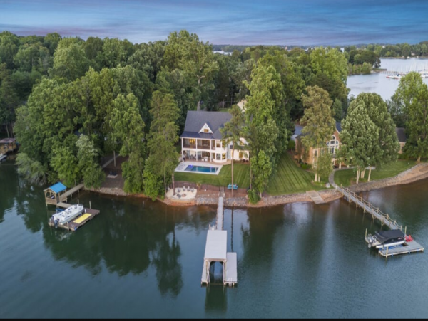 Lake Norman Retreat: Sleeps 18, Pool, Hot Tub, Lake Views