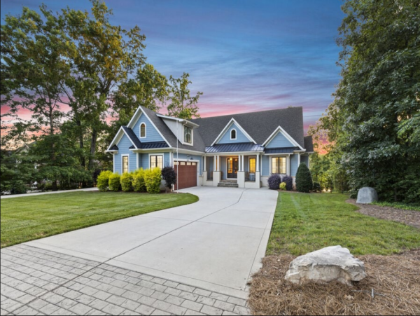 Lake Norman Retreat: Sleeps 18, Pool, Hot Tub, Lake Views