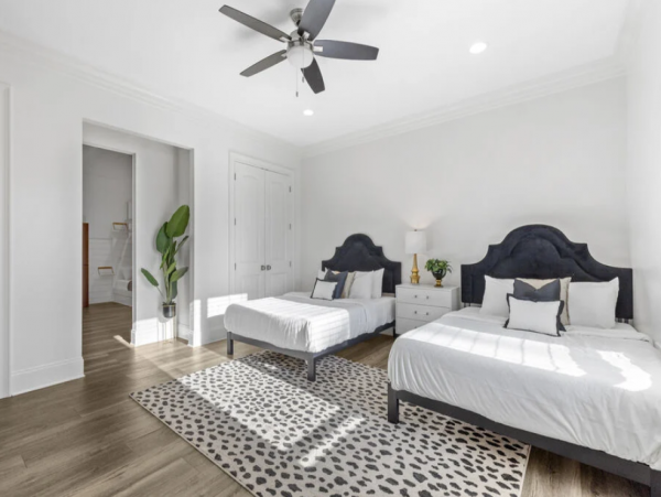 Lake Norman Retreat: Sleeps 18, Pool, Hot Tub, Lake Views