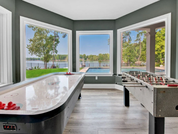 Lake Norman Retreat: Sleeps 18, Pool, Hot Tub, Lake Views