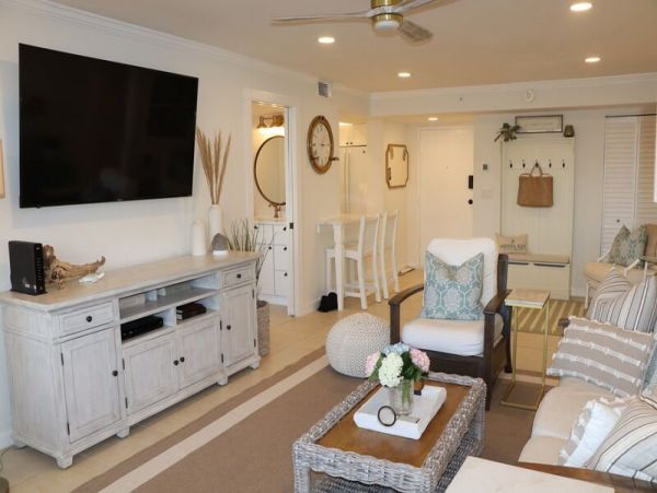 Short Walk to Beach Siesta Key Vacation Condo Two Bedrooms