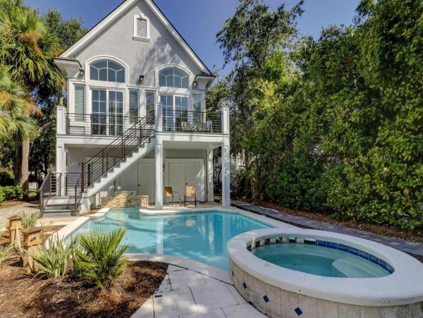 Beachfront Vacation Home In Hilton Head With 2 Pools