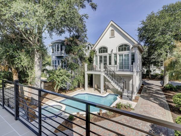 Beachfront Vacation Home In Hilton Head With 2 Pools