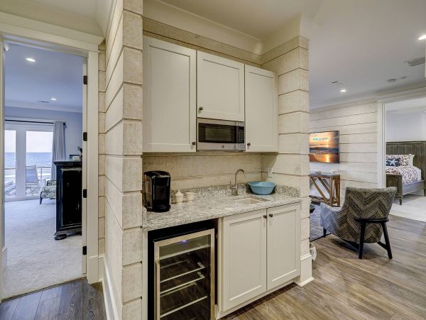 Hilton Head Seven Bedroom Oceanfront Rental Sleeps 26