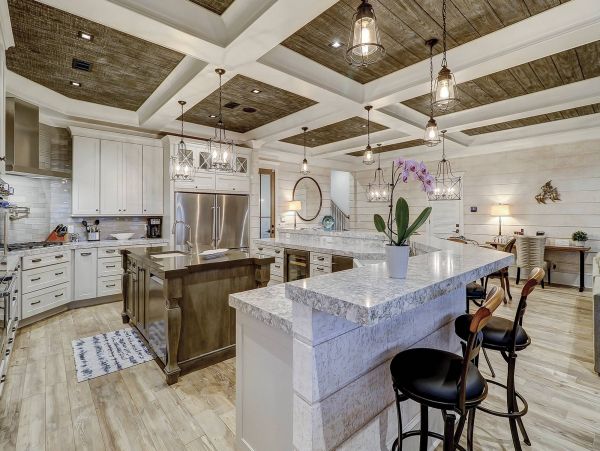 Hilton Head Seven Bedroom Oceanfront Rental Sleeps 26