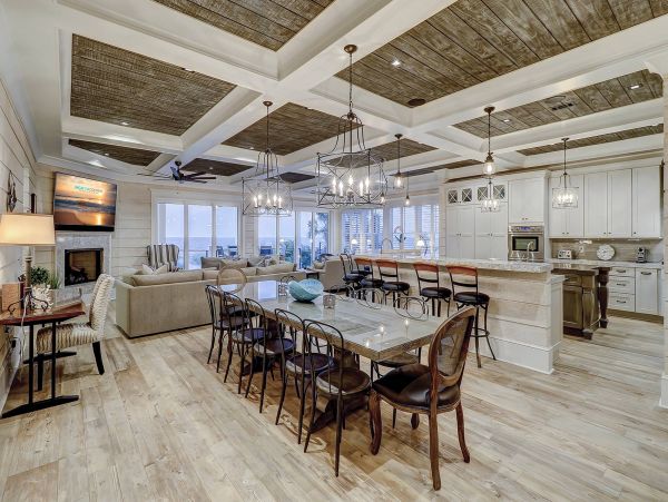 Hilton Head Seven Bedroom Oceanfront Rental Sleeps 26