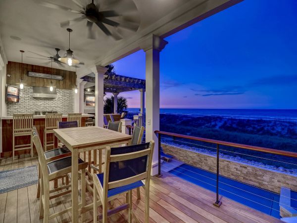 Hilton Head Seven Bedroom Oceanfront Rental Sleeps 26