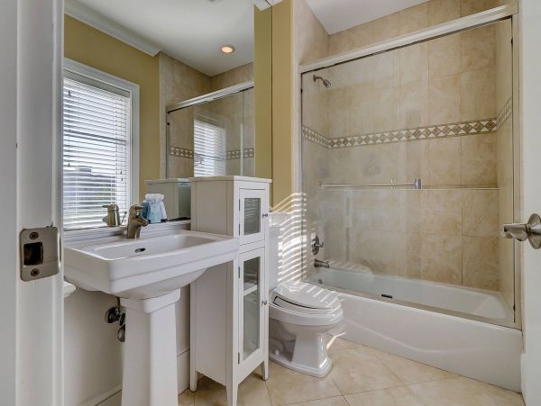 Hilton Head Island Seven Bedrooms Beachfront Rental