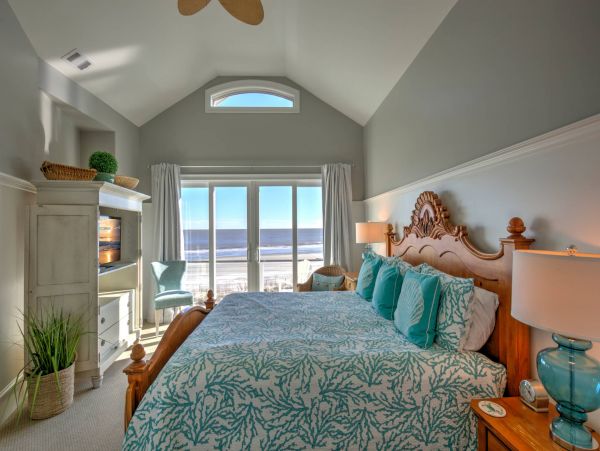 Hilton Head Island Seven Bedrooms Beachfront Rental