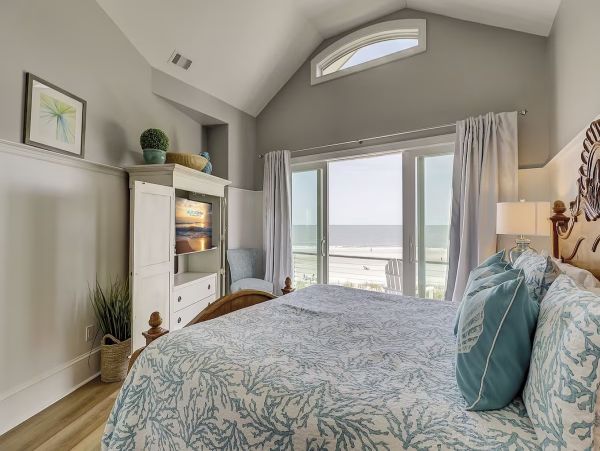 Hilton Head Island Seven Bedrooms Beachfront Rental