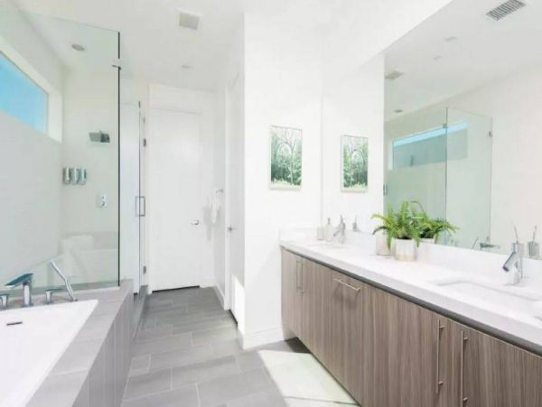 Luxury 6 Bedroom Home with Pool & Jacuzzi