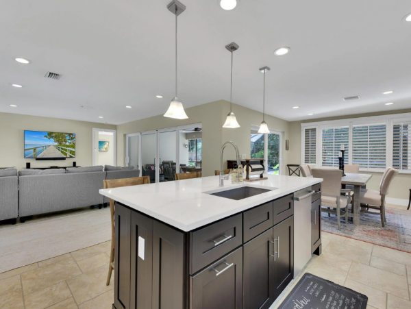 Charming Vacation Pool Home In Naples Sleeps Six Guests