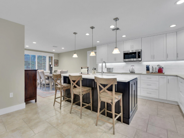 Charming Vacation Pool Home In Naples Sleeps Six Guests