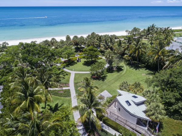 Charming Vacation Pool Home In Naples Sleeps Six Guests
